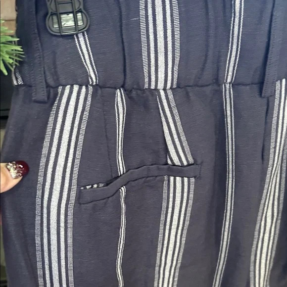 Lane Bryant Navy and White Striped Capris - Picture 4 of 7